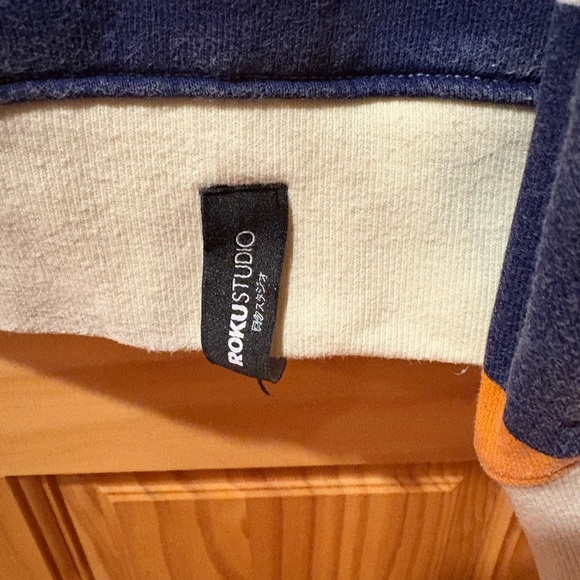 Roku Studio Mens sweatshirt featuring a wolf face size XL unique item - Picture 4 of 13